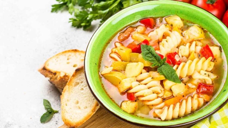 Cómo hacer la receta de minestrone y cuántas calorías tiene