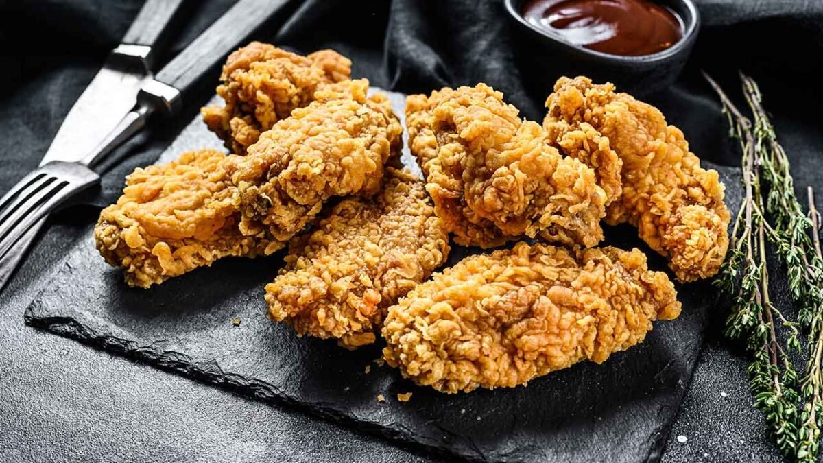 Pollo estilo KFC ¿Cómo hacer la receta y cuántas calorías tiene?