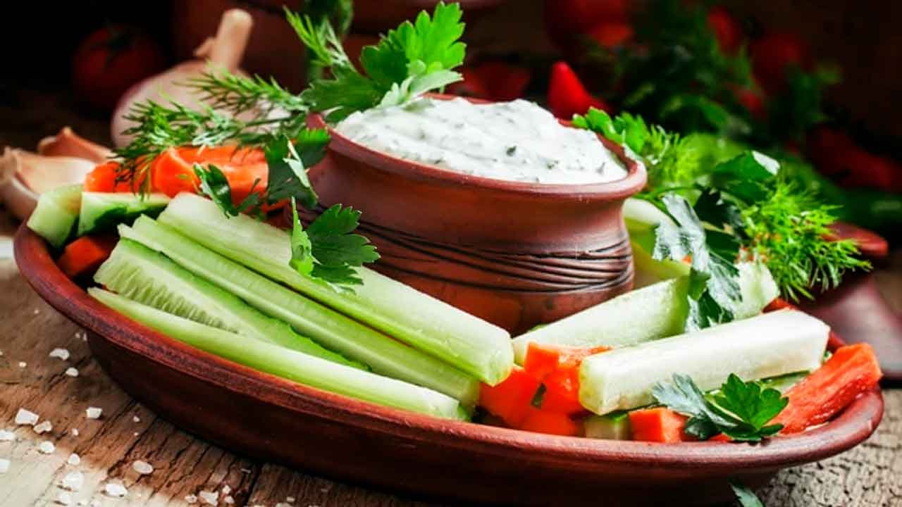 Cómo hacer la receta de aderezo ranch para vegetales?