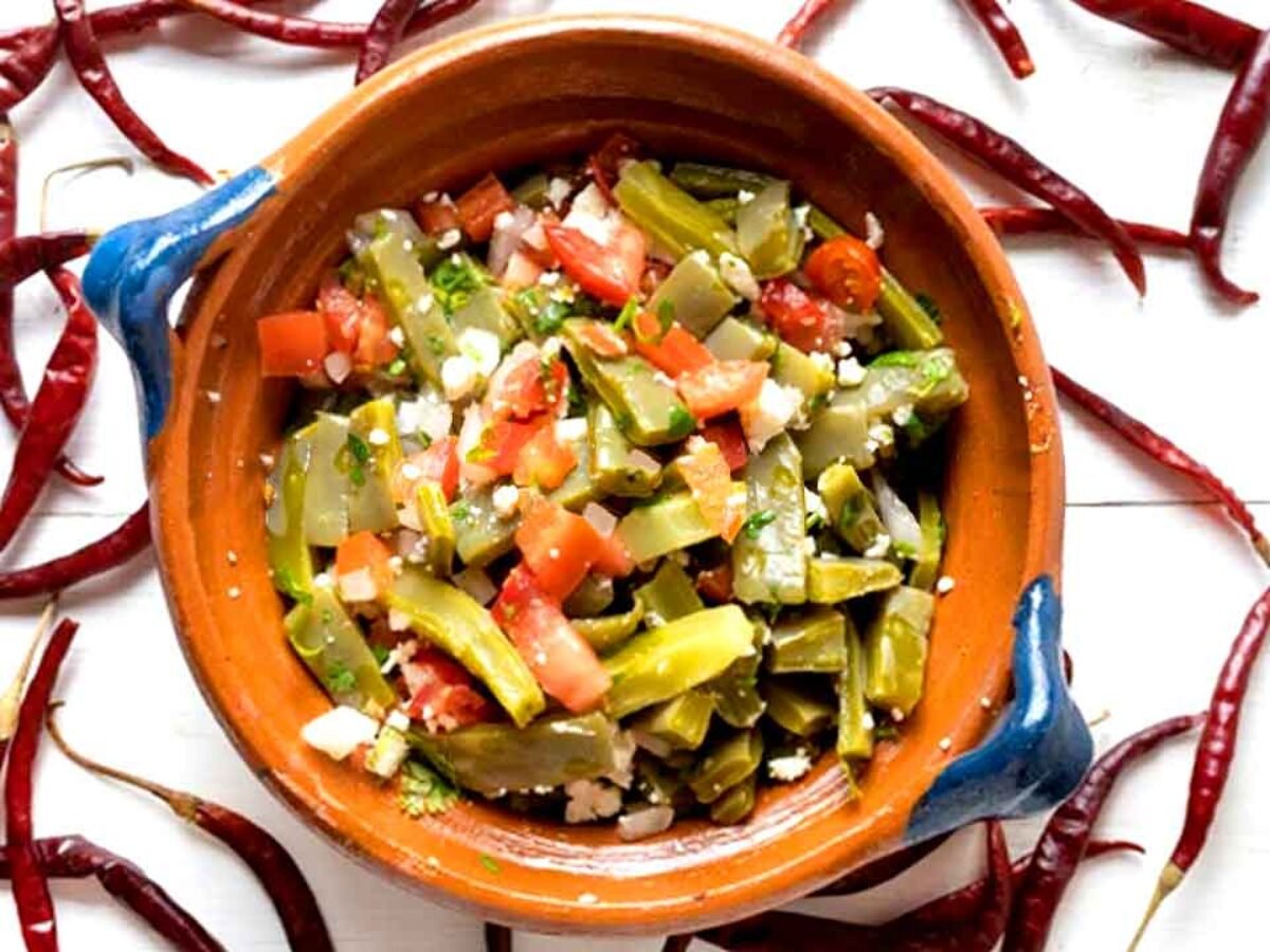 Ensalada de nopales ¿Cómo hacer la receta paso a paso?