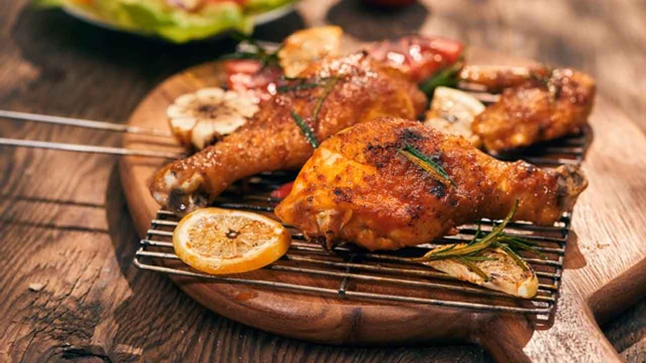 Pollo rostizado ¿Cómo hacer la receta y cuántas calorías tiene?