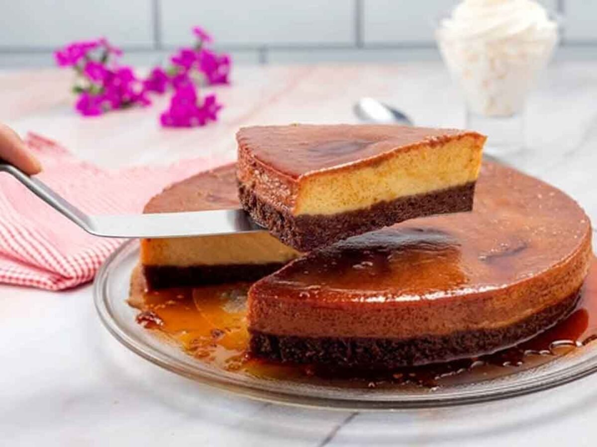 Chocoflan, la auténtica tarta imposible de resultado mágico