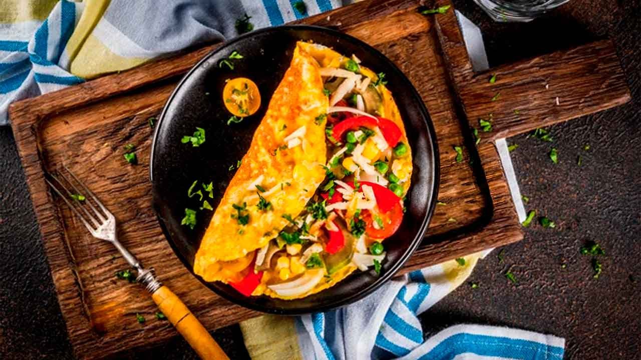 Tres formas diferentes para cocinar omelette para el desayuno